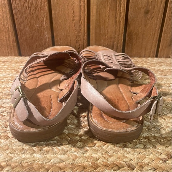 Born Strap Back Leather Upper and Lining Sandal Sz 9 M - Picture 4 of 7
